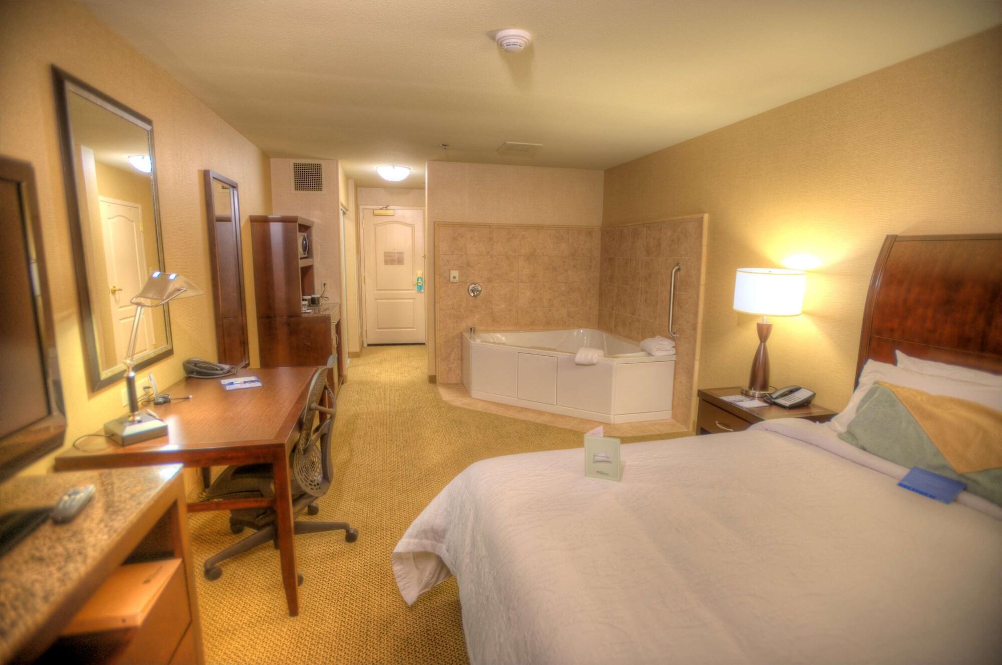 Hilton Garden Inn Omaha East/Консіл-Блафс Номер фото